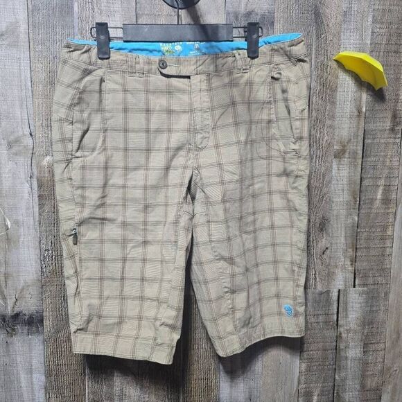 Mountain Hardwear Pants - Mountain Hardwear Tan Plaid Tech Shorts
